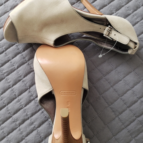 Shoes - Picture 6 of 6